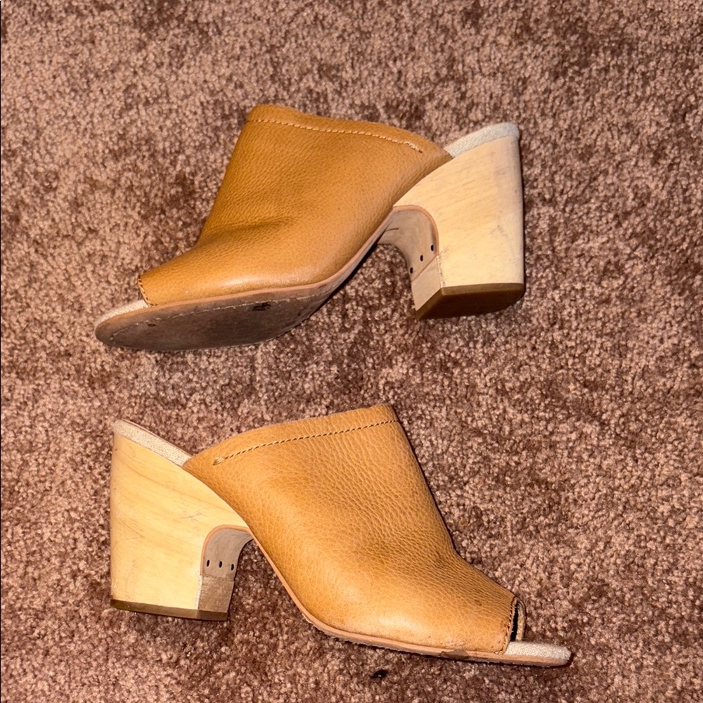 Dolce Vita Mule Heels - Picture 1 of 3
